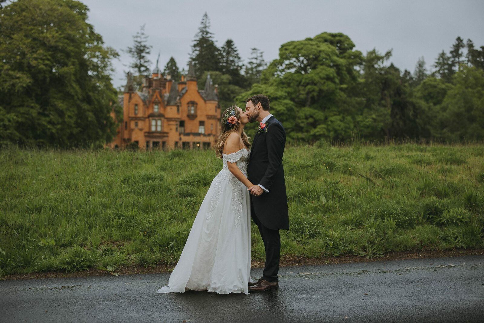 Aldourie castle Scotland wedding